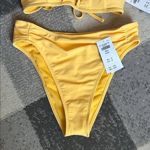 Hollister Bikini - Picture 3 of 4